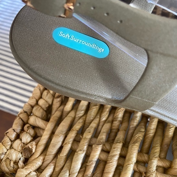 soft surroundings rubber beach sandals NWT with turquoise and red jewels size 10 - Picture 3 of 4